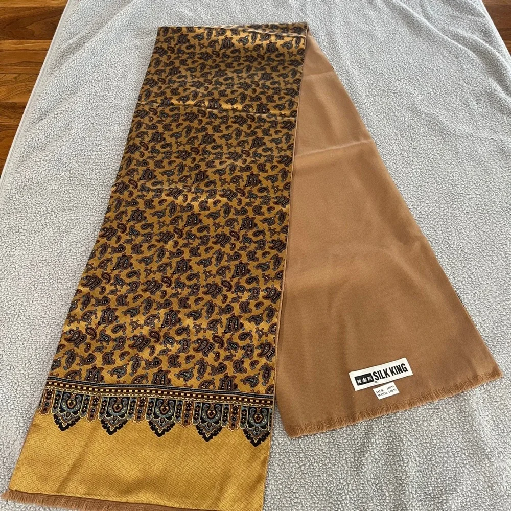 Silk King Mens Reversible Scarf Gold Paisley Silk Camel 100% wool lined fringe